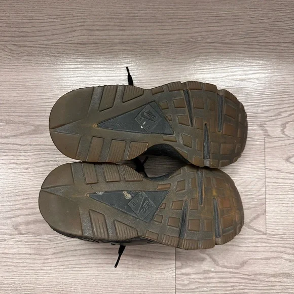 Nike Air Huarache - Black - Picture 8 of 9